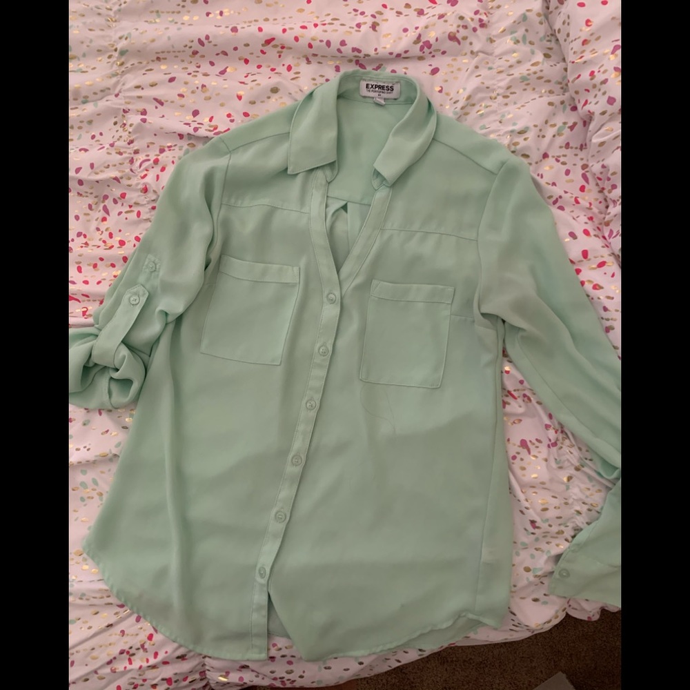 Express women portofino shirt. Size XS. Mint color